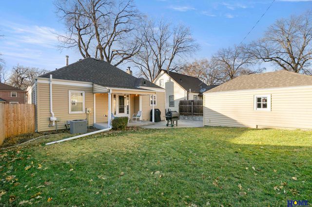1208 S 37th Street, Lincoln, NE 68510