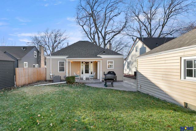 1208 S 37th Street, Lincoln, NE 68510