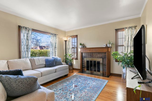 1208 S 37th Street, Lincoln, NE 68510