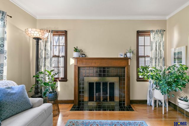 1208 S 37th Street, Lincoln, NE 68510