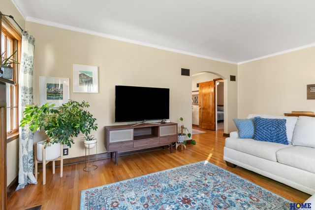 1208 S 37th Street, Lincoln, NE 68510