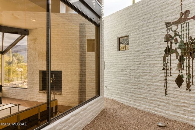 2801 E Camino Norberto, Tucson, AZ 85718