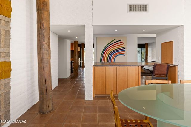 2801 E Camino Norberto, Tucson, AZ 85718