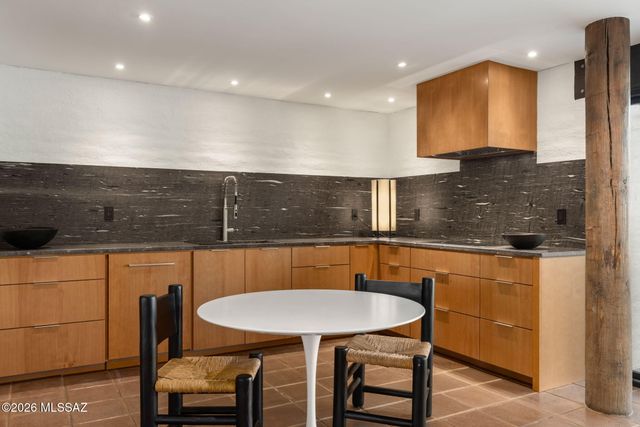 2801 E Camino Norberto, Tucson, AZ 85718