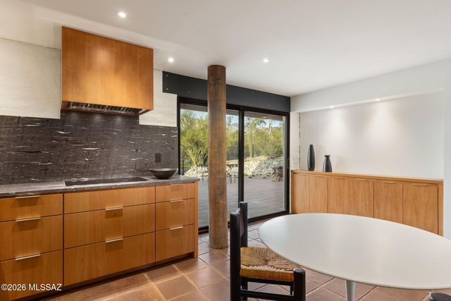 2801 E Camino Norberto, Tucson, AZ 85718