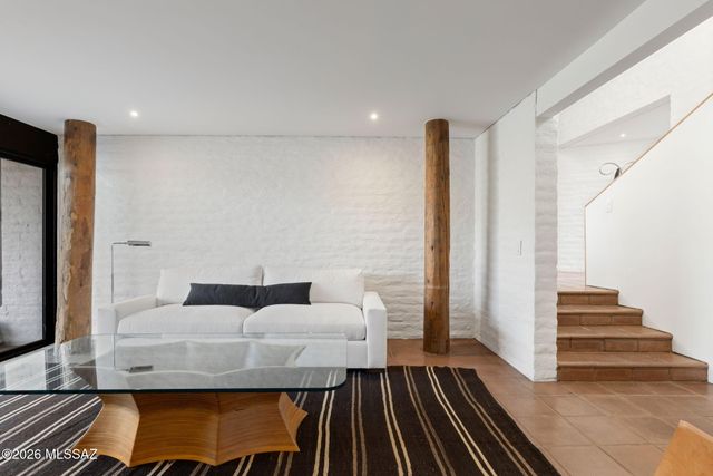 2801 E Camino Norberto, Tucson, AZ 85718