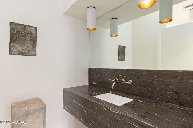 2801 E Camino Norberto, Tucson, AZ 85718