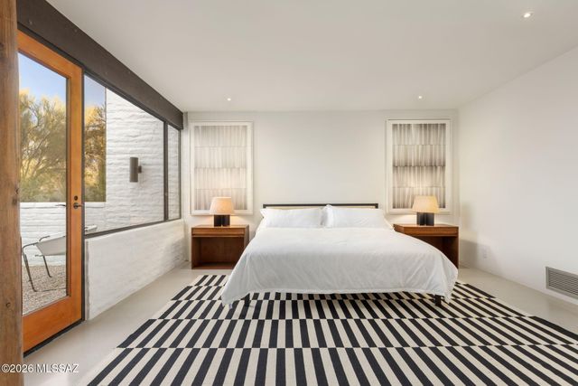 2801 E Camino Norberto, Tucson, AZ 85718