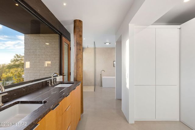 2801 E Camino Norberto, Tucson, AZ 85718