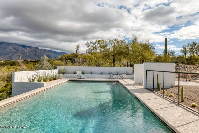 2801 E Camino Norberto, Tucson, AZ 85718