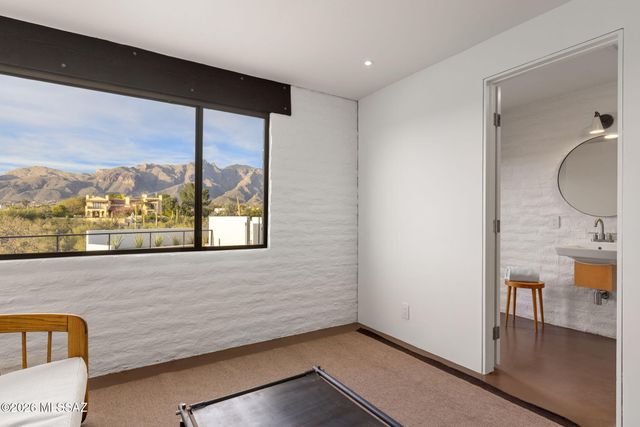 2801 E Camino Norberto, Tucson, AZ 85718