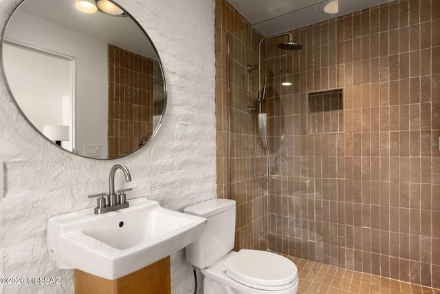 2801 E Camino Norberto, Tucson, AZ 85718