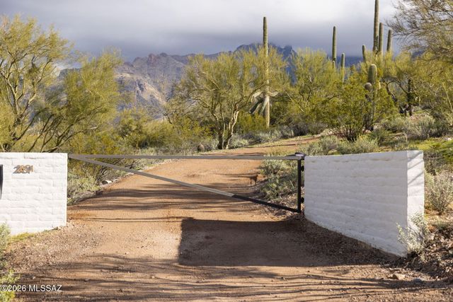 2801 E Camino Norberto, Tucson, AZ 85718