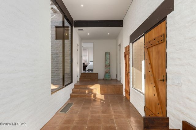 2801 E Camino Norberto, Tucson, AZ 85718