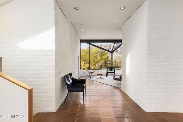 2801 E Camino Norberto, Tucson, AZ 85718