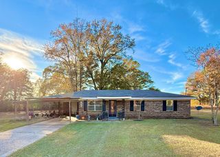296 County Road 250, Headland, AL 36310