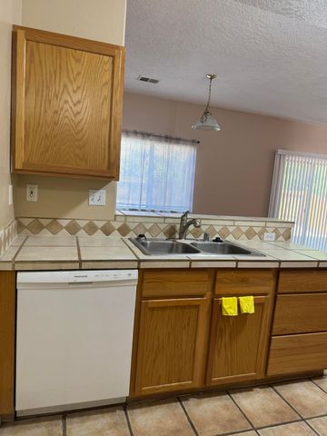 256 Glenridge Park Lane NE, Albuquerque, NM 87123