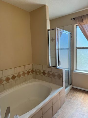 256 Glenridge Park Lane NE, Albuquerque, NM 87123