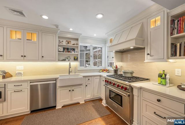 139 Central Avenue, Glen Rock, NJ 07452