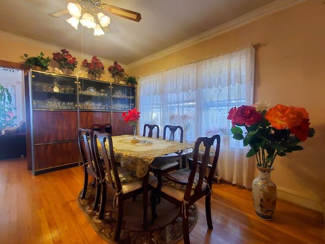 2831 N LINDER Avenue, Chicago, IL 60641