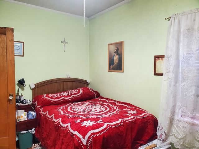 2831 N LINDER Avenue, Chicago, IL 60641