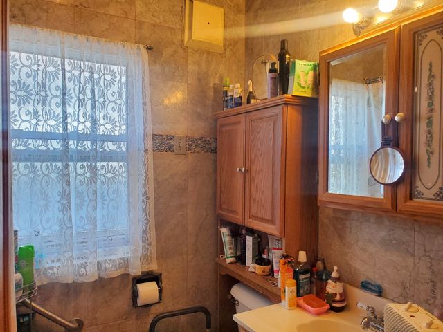 2831 N LINDER Avenue, Chicago, IL 60641