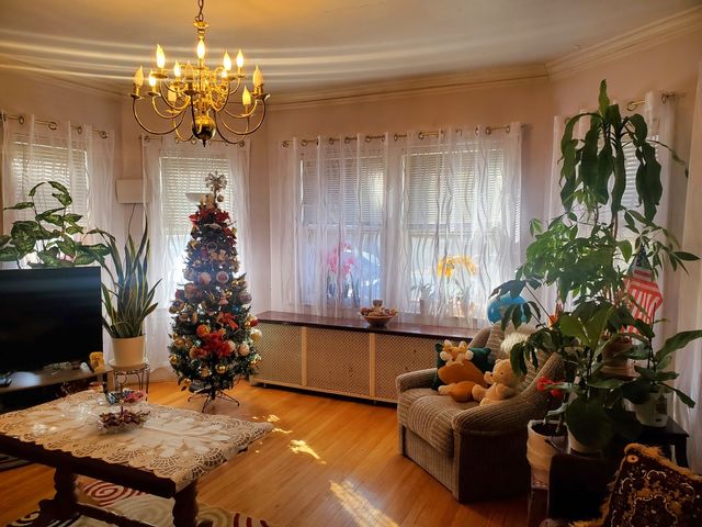 2831 N LINDER Avenue, Chicago, IL 60641