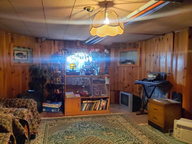 2831 N LINDER Avenue, Chicago, IL 60641