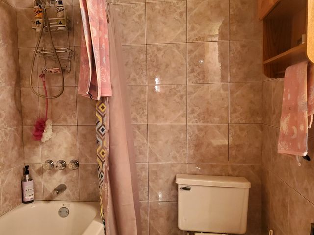 2831 N LINDER Avenue, Chicago, IL 60641