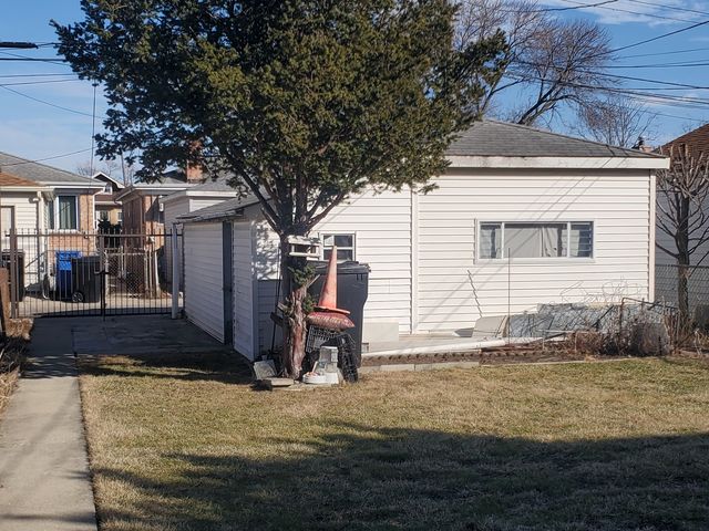 2831 N LINDER Avenue, Chicago, IL 60641