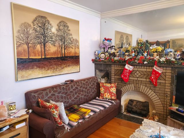 2831 N LINDER Avenue, Chicago, IL 60641