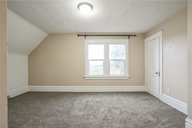 512 15th St NE, Cedar Rapids, IA 52402