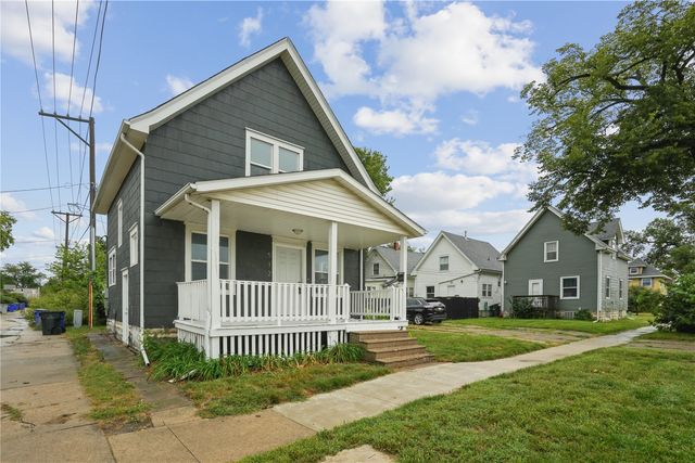 512 15th St NE, Cedar Rapids, IA 52402