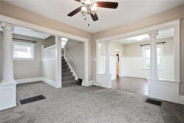 512 15th St NE, Cedar Rapids, IA 52402