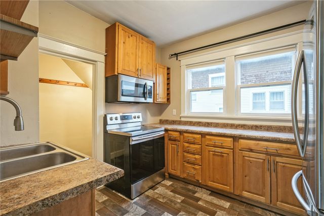 512 15th St NE, Cedar Rapids, IA 52402