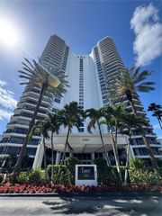 19101 NE 36th Ct 1005, Aventura, FL 33180