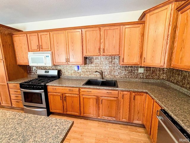 6739 N 700 W, Sharpsville, IN 46068