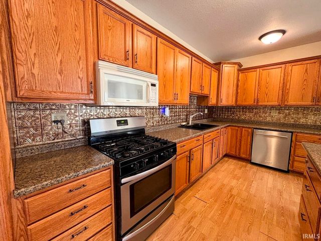 6739 N 700 W, Sharpsville, IN 46068