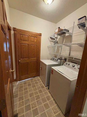 6739 N 700 W, Sharpsville, IN 46068