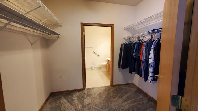 2226 Lower Afton Road E, Saint Paul, MN 55119