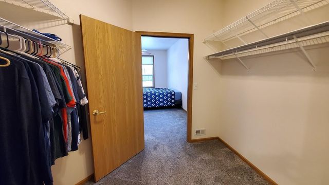 2226 Lower Afton Road E, Saint Paul, MN 55119