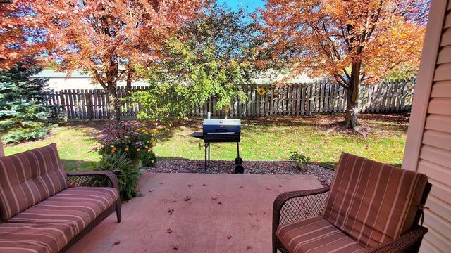 2226 Lower Afton Road E, Saint Paul, MN 55119