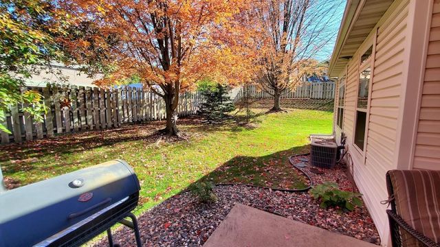 2226 Lower Afton Road E, Saint Paul, MN 55119