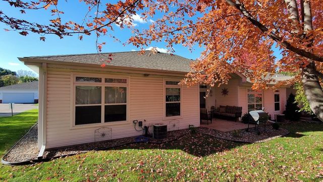 2226 Lower Afton Road E, Saint Paul, MN 55119