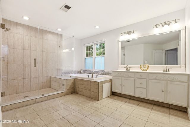4 Suter Court, Jackson, NJ 08527