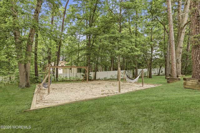 4 Suter Court, Jackson, NJ 08527