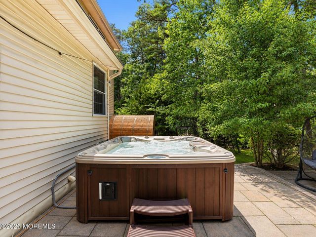 4 Suter Court, Jackson, NJ 08527