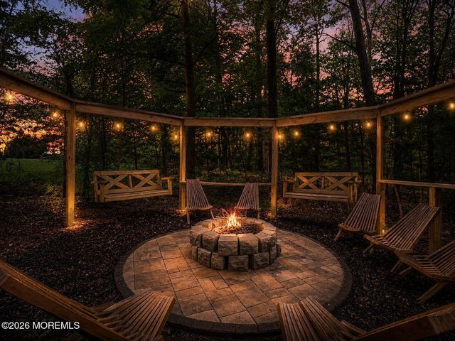 4 Suter Court, Jackson, NJ 08527