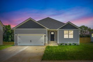 1590 Fredrick Dr, Clarksville, TN 37042