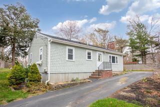 29 Arboretum Rd, Plymouth, MA 02360